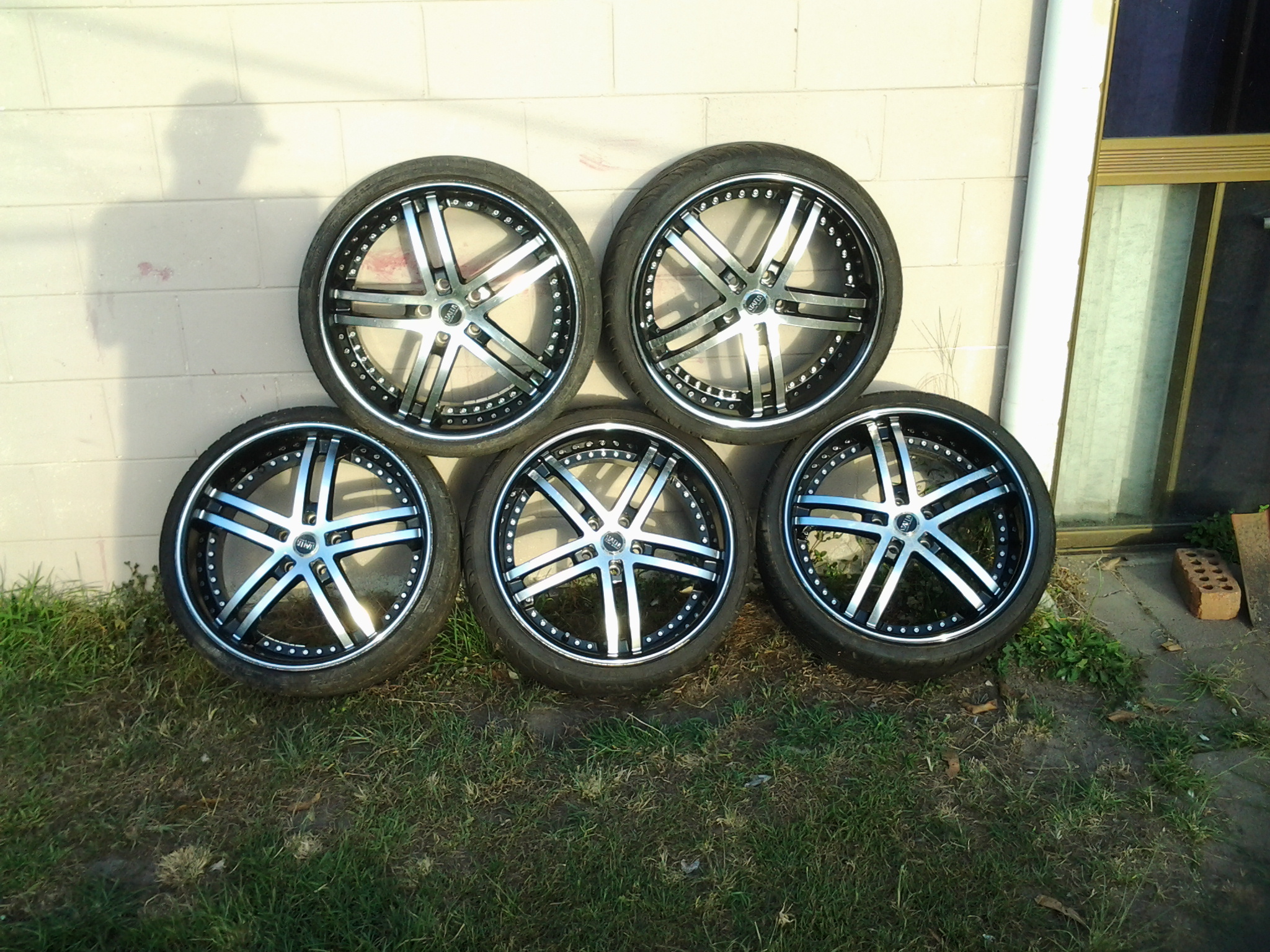 Status Knight 5 Wheels 20INCH 5x120 Commodore Rims